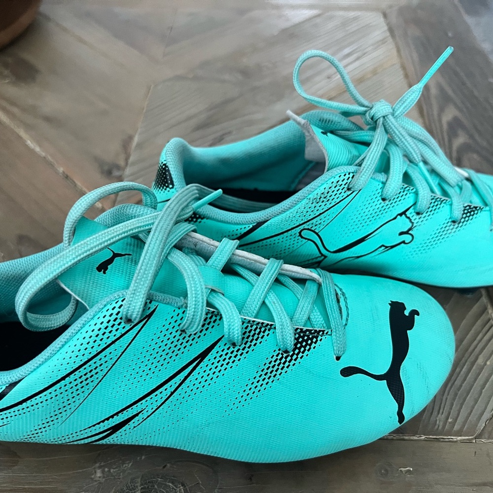 Puma Youth Soccer Cleats – Size 2